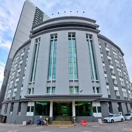 Stallions Suite Penang Jelutong Bagian luar foto