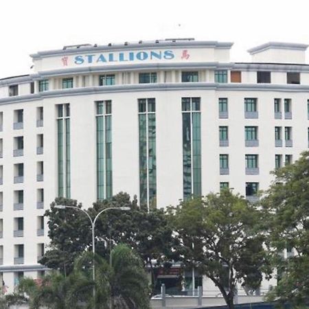 Stallions Suite Penang Jelutong Bagian luar foto