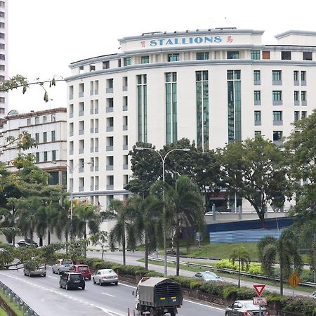 Stallions Suite Penang Jelutong Bagian luar foto