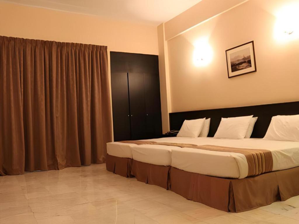 Stallions Suite Penang Jelutong Bagian luar foto