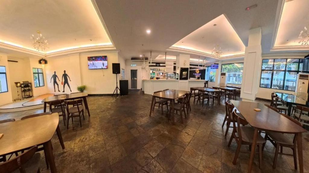 Stallions Suite Penang Jelutong Bagian luar foto