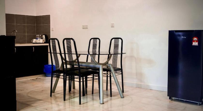 Stallions Suite Penang Jelutong Bagian luar foto