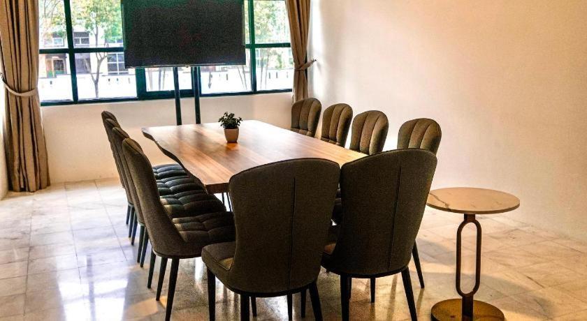 Stallions Suite Penang Jelutong Bagian luar foto
