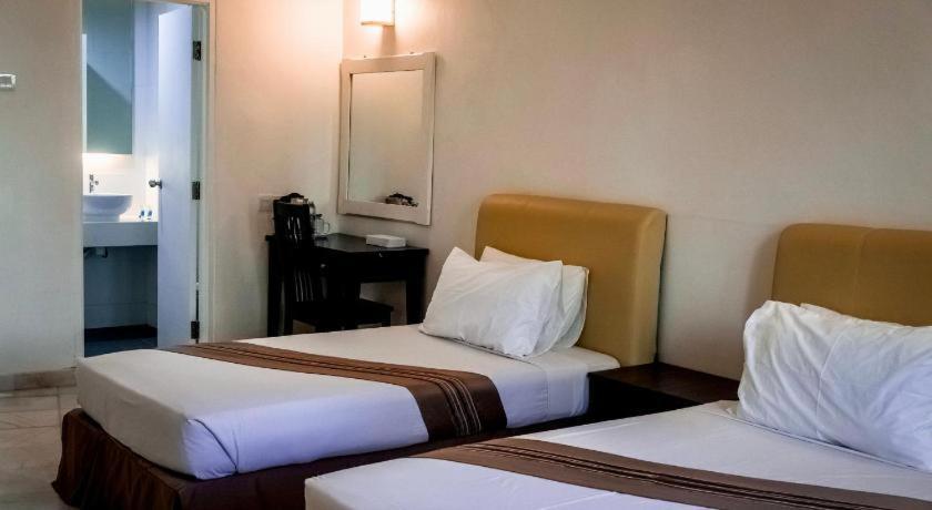 Stallions Suite Penang Jelutong Bagian luar foto